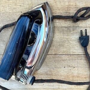 Vintage Hamilton Ross Electric Iron Chicago Chrome Black Good Fabric Cord Dial